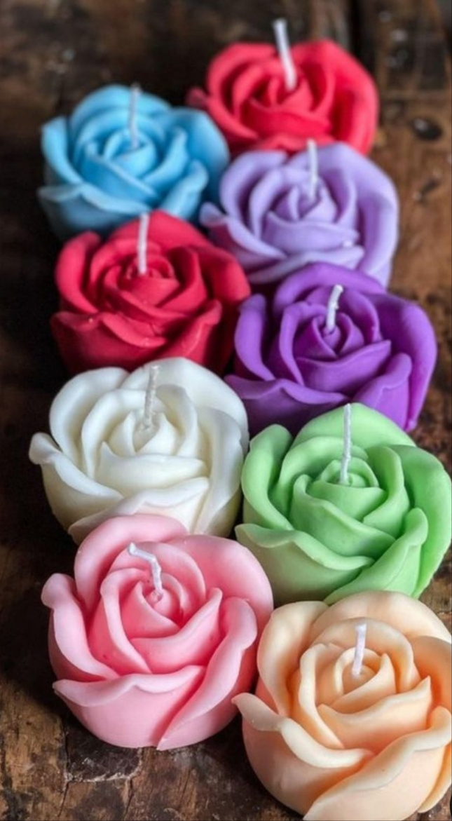 🌹 Rosebud Bliss Set – Set of 8 | Handmade with Heart - A Mini Rose Candle That Exudes Beauty and Grace - Luminate 365 Candles
