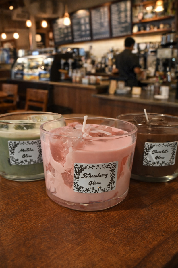 <h2><span style="text-decoration:underline">Café Glow Candle</span></h2>